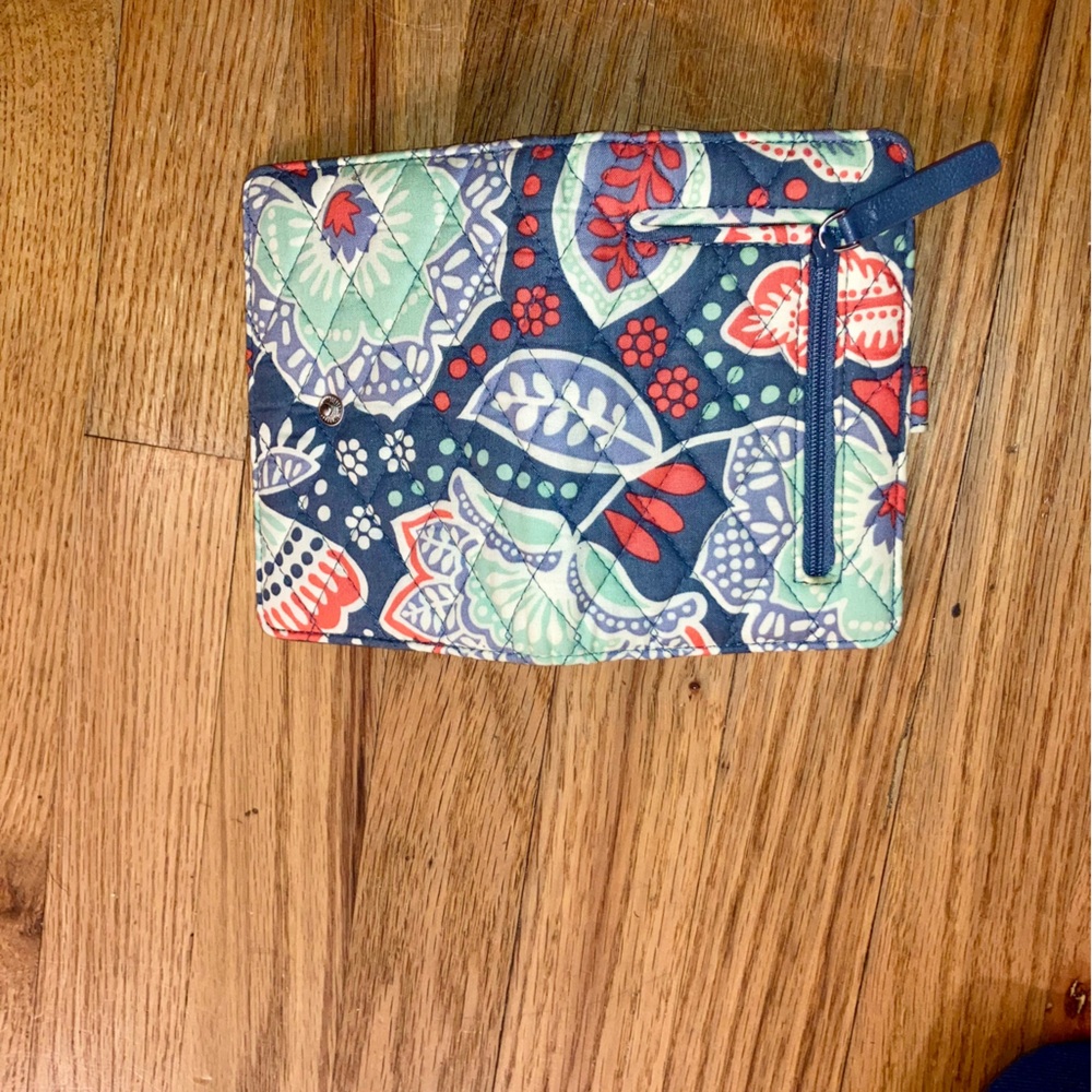 Vera Bradley 2pc Passport  & Card Holder Set - Picture 6 of 8